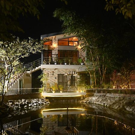The Cabin By The Bayou Bed & Breakfast Guwahati Bagian luar foto