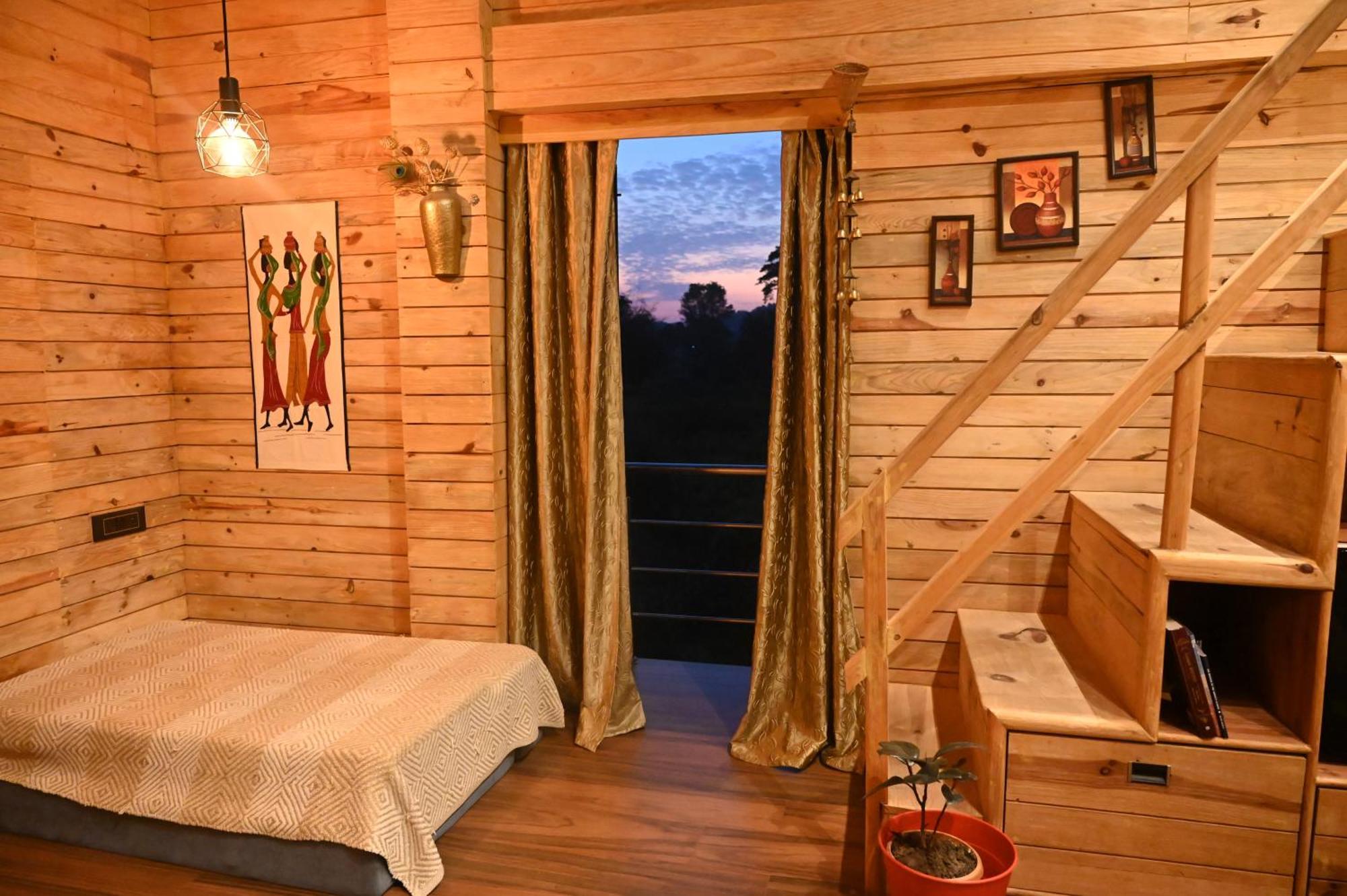 The Cabin By The Bayou Bed & Breakfast Guwahati Bagian luar foto