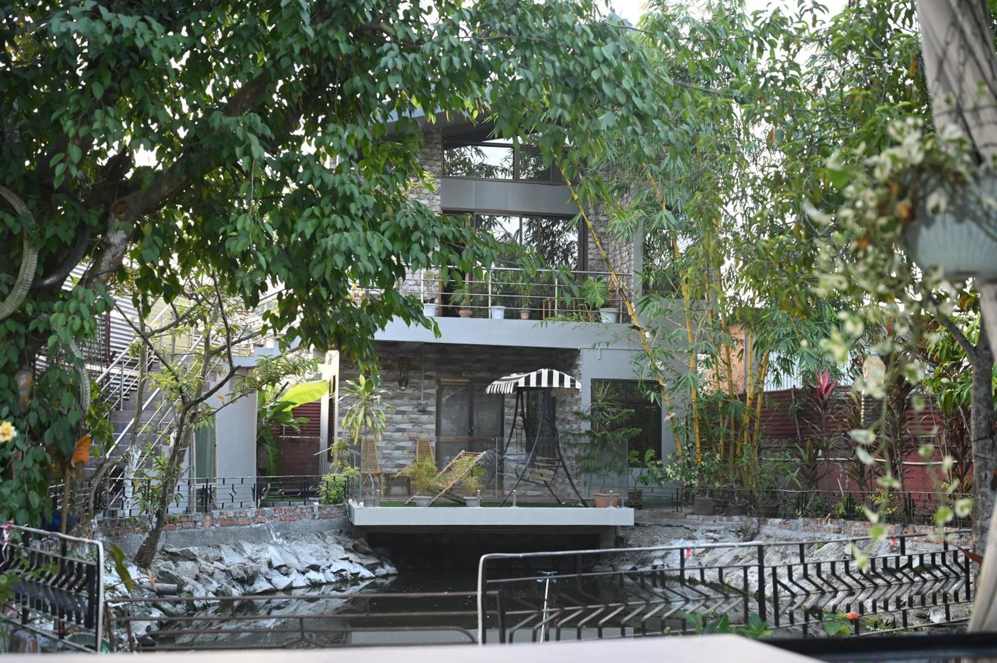The Cabin By The Bayou Bed & Breakfast Guwahati Bagian luar foto