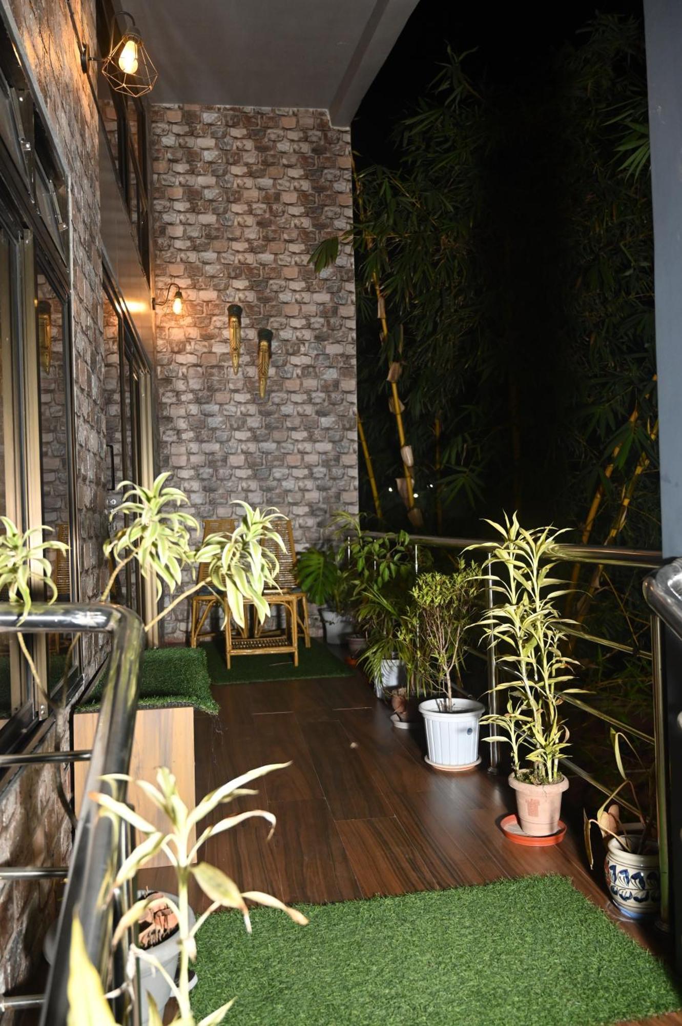The Cabin By The Bayou Bed & Breakfast Guwahati Bagian luar foto